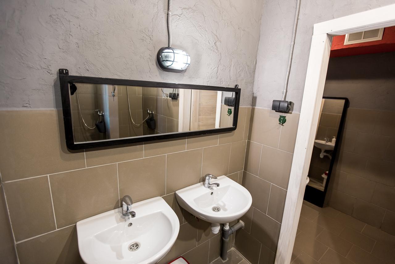 Хостел Lviv Loft Prison Экстерьер фото
