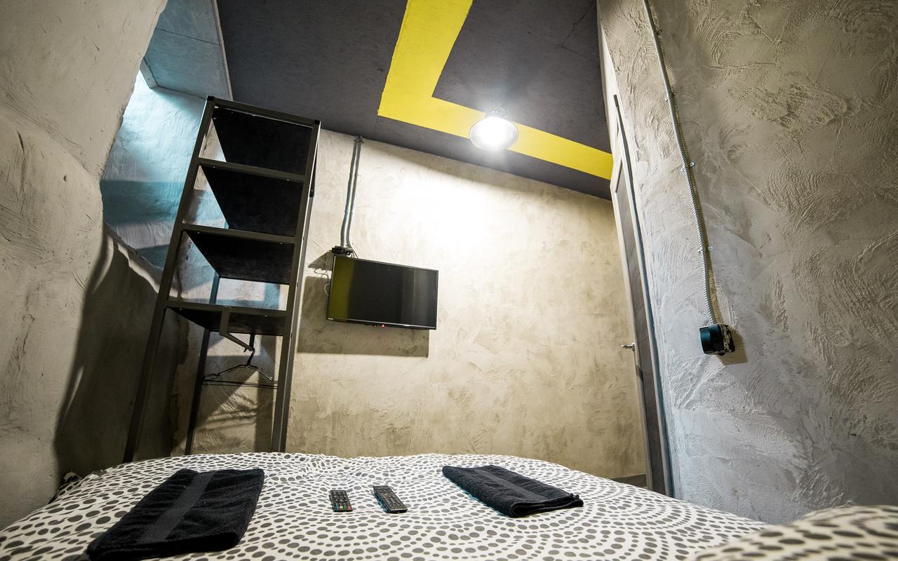 Хостел Lviv Loft Prison Экстерьер фото