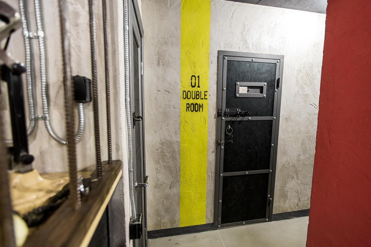 Хостел Lviv Loft Prison Экстерьер фото