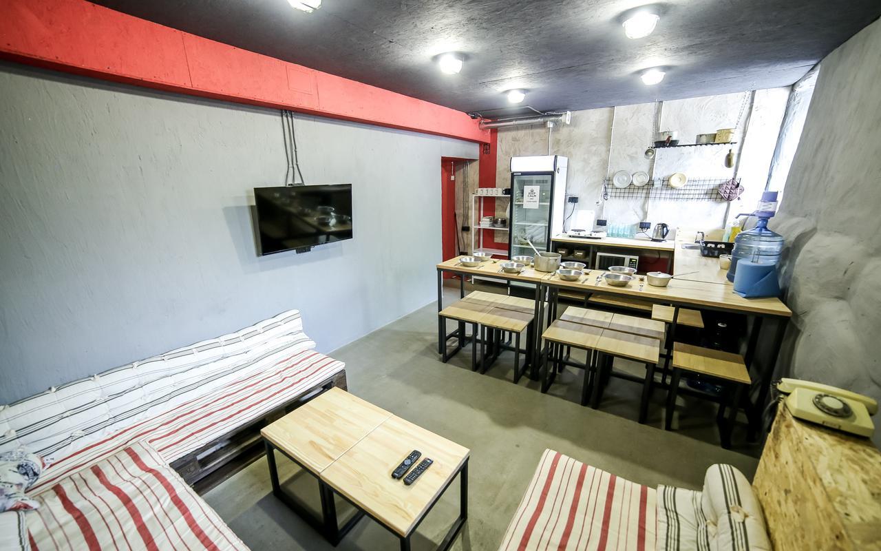 Хостел Lviv Loft Prison Экстерьер фото